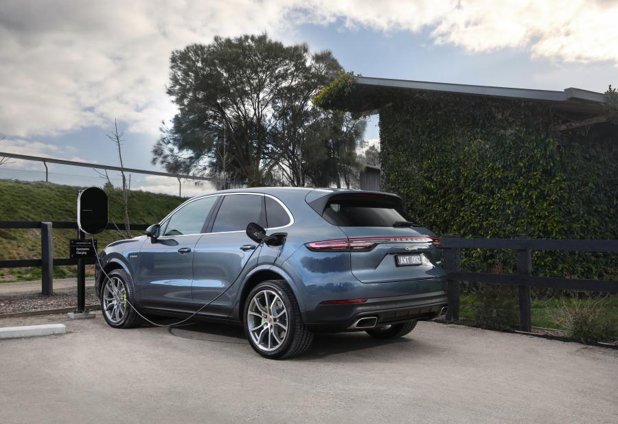  Porsche Cayenne E-Hybrid (PO536) 2018 года  (AU) (фото 2 из 12)